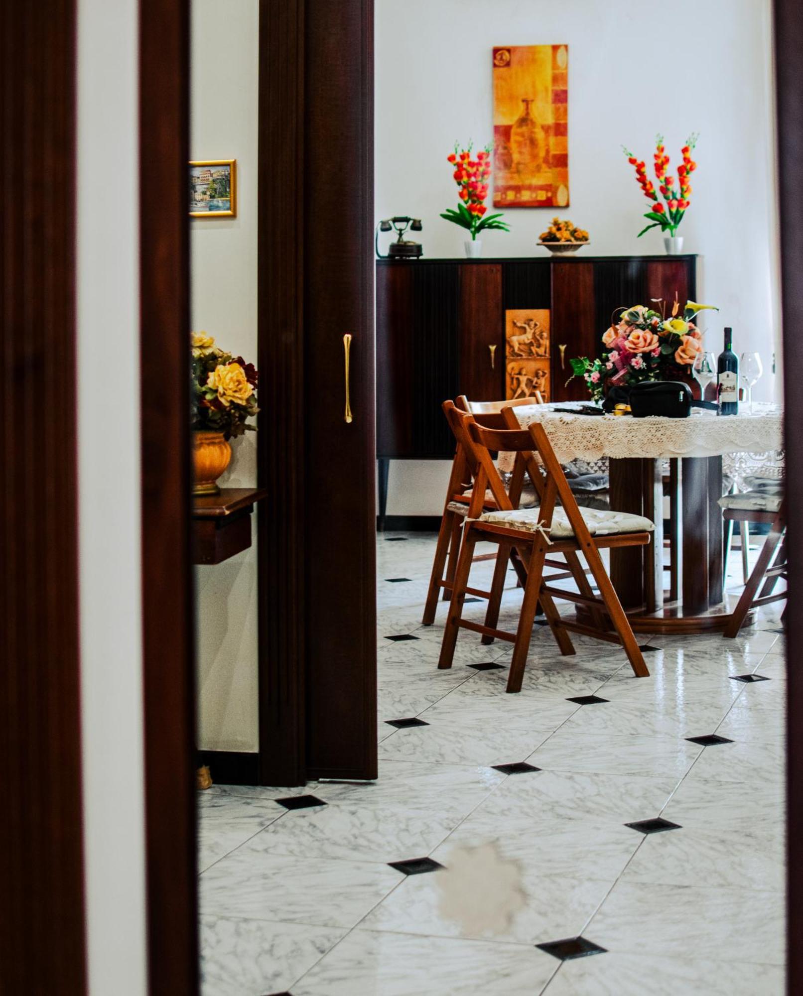 Regina'S Apartment Naples Luaran gambar